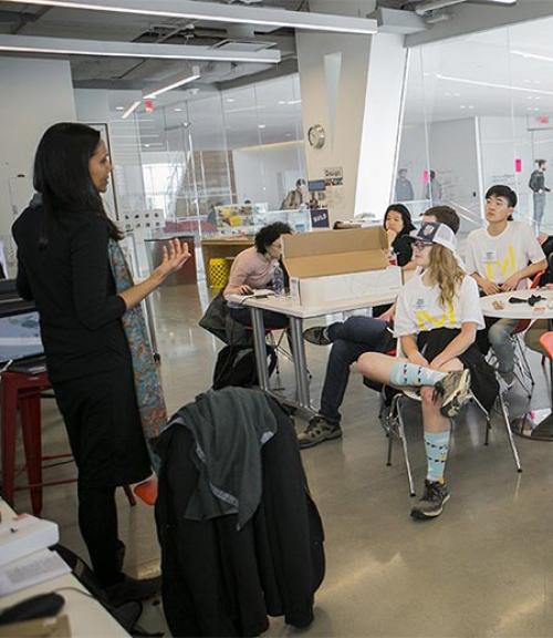  Niti Parikh with undergraduate students