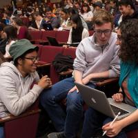 Students work together in Introduction to Evolutionary Biology and Diversity, an Active Learning Initiative course.