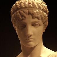  Stature of the head of a Greek woman