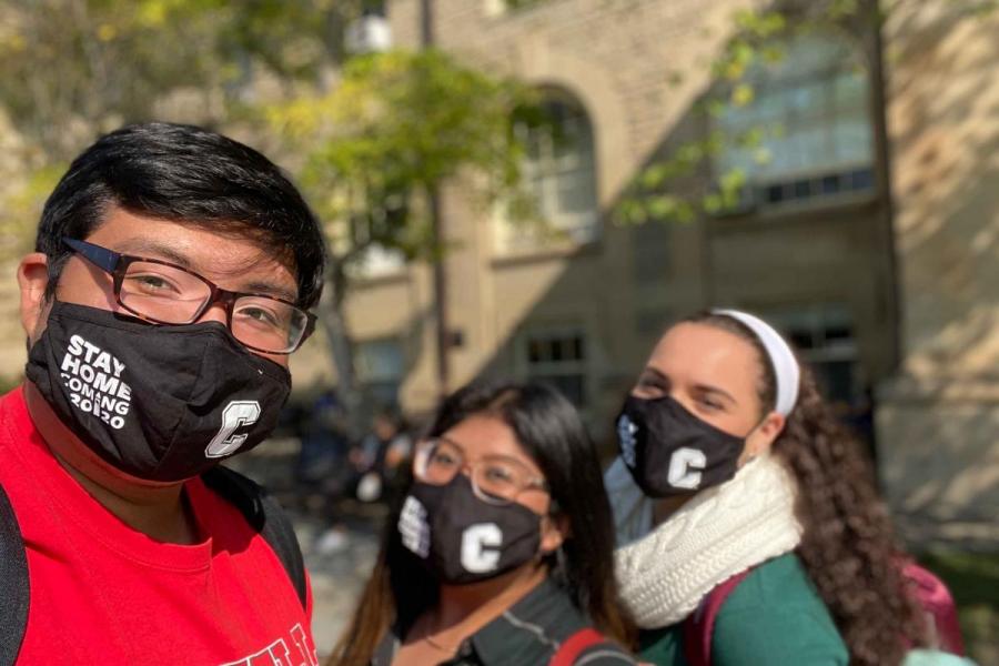 Students with masks on campus