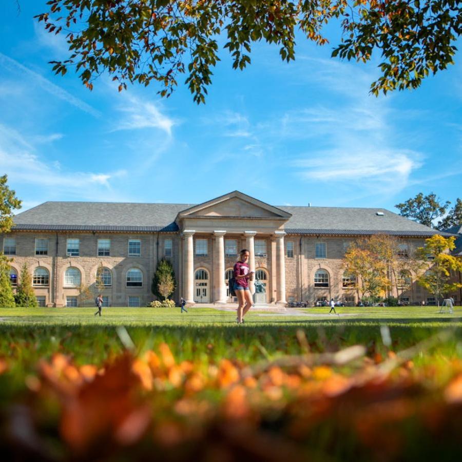		Arts Quad in fall
	