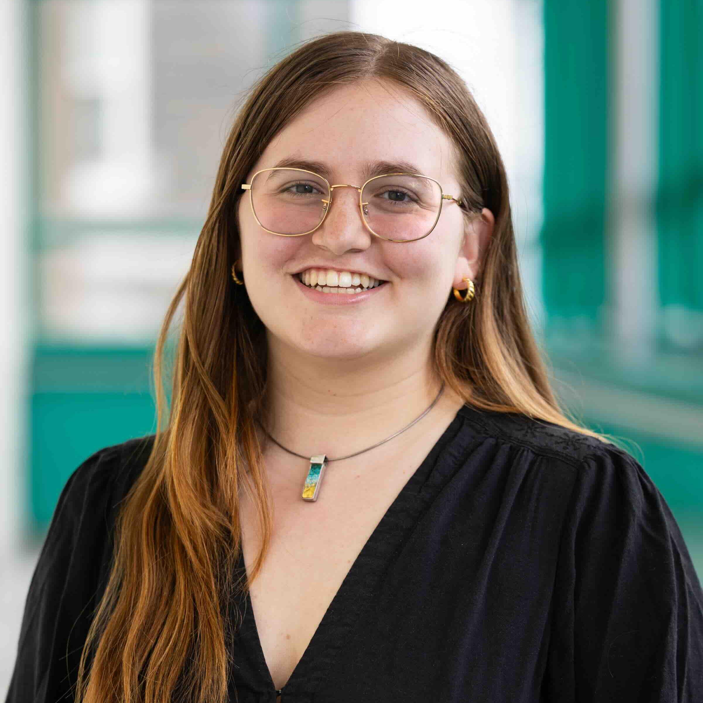		person smiling
	