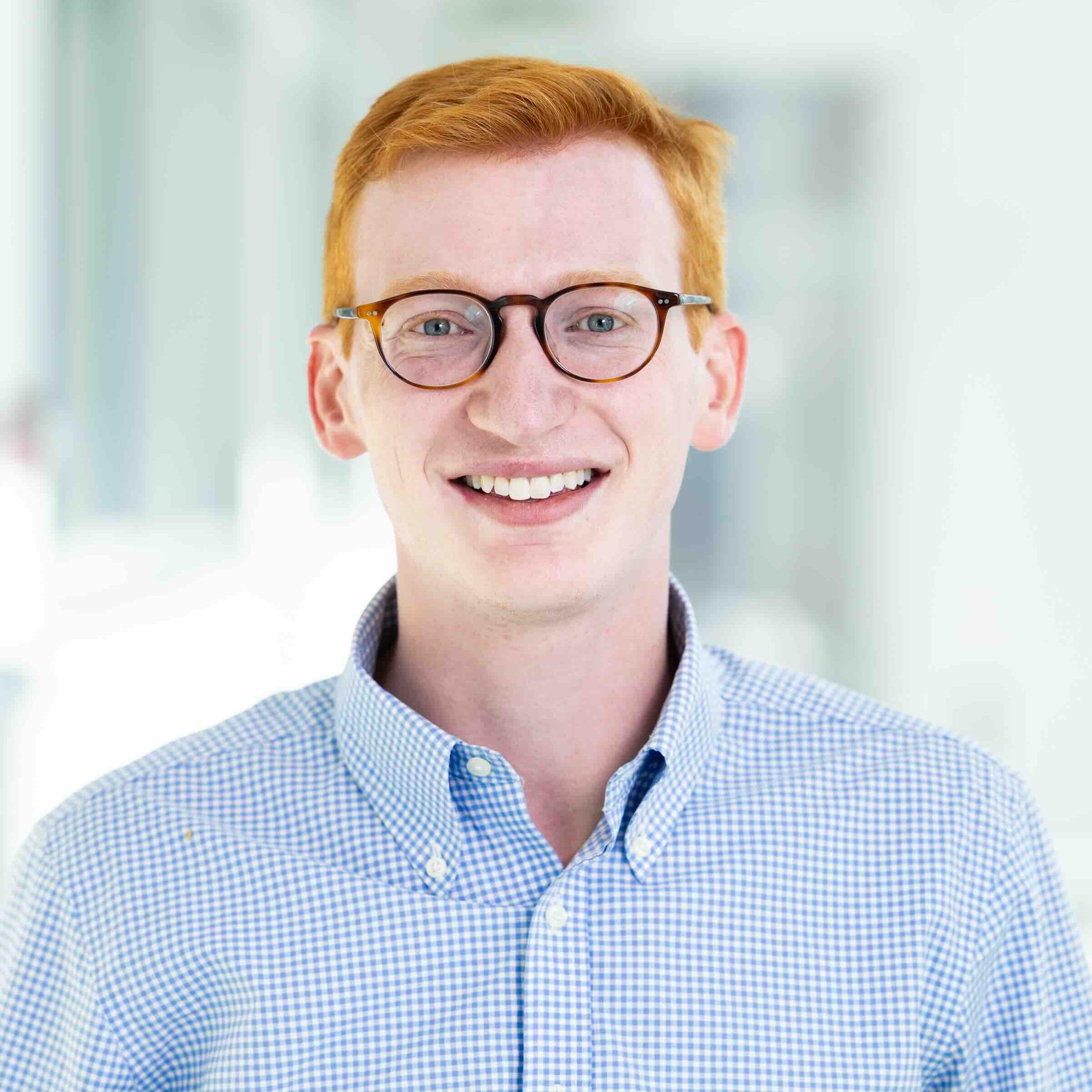 		person smiling
	