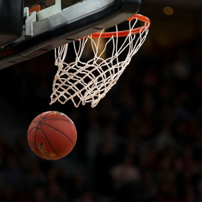 		Basketball going through a net
	