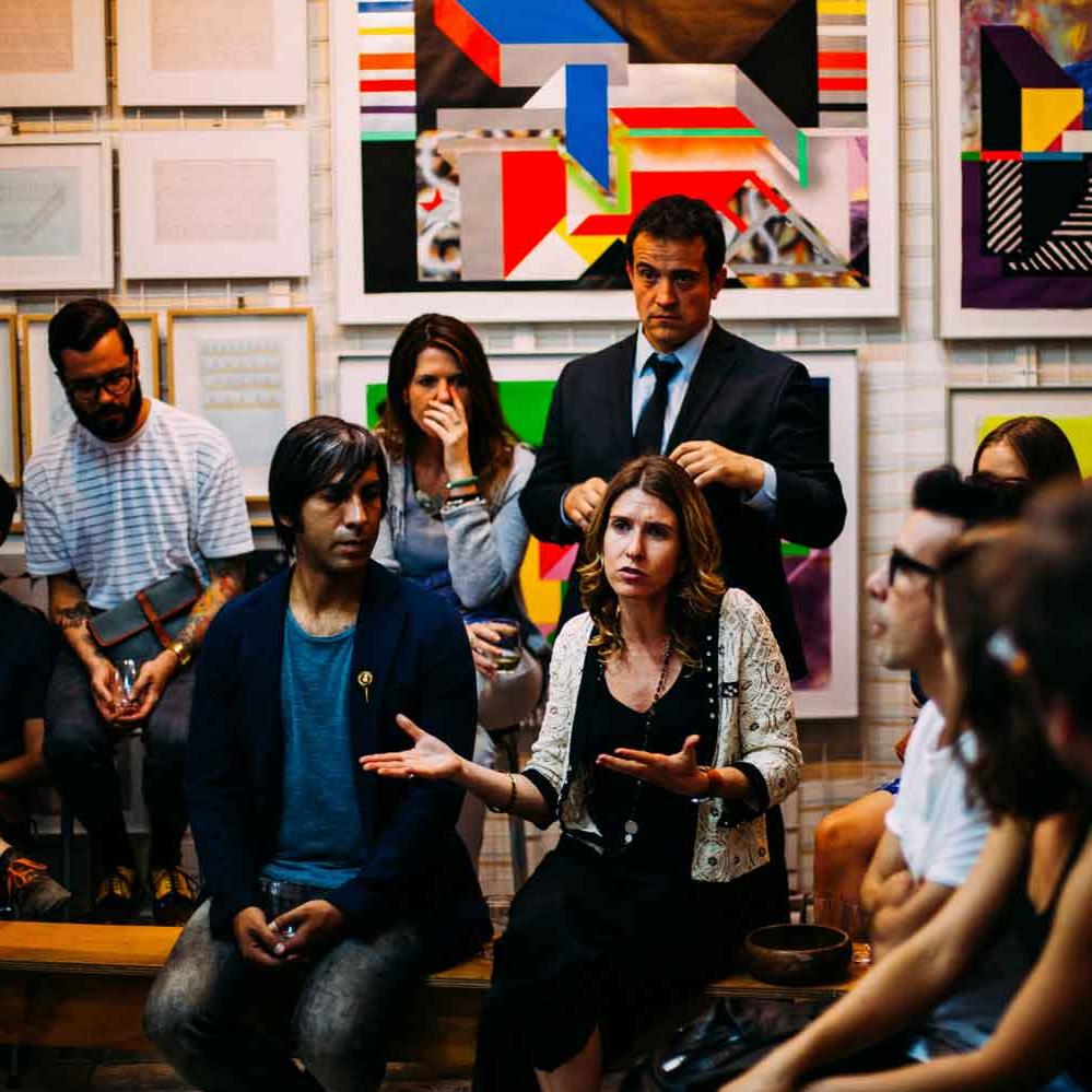 		people having a conversation
	