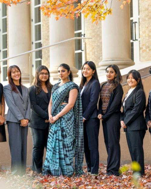 		group of women
	