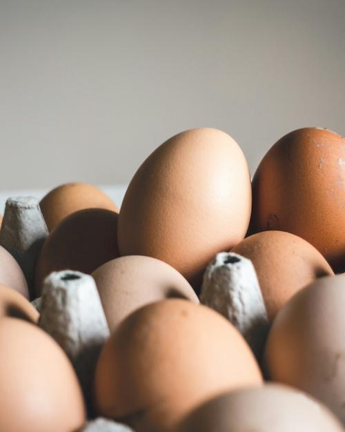 		Brown eggs in a cardboard container
	