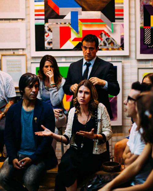 		people having a conversation
	