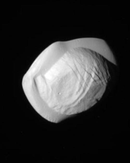 Saturn&#039;s small moon Pan