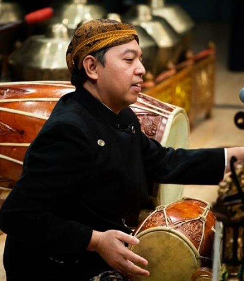  Cornell Gamelan ensemble