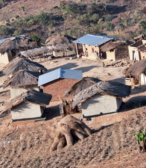  Malawi village, Image by Graham Hobster from Pixabay 