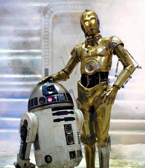  Droids R2D2 and C3PO pose together