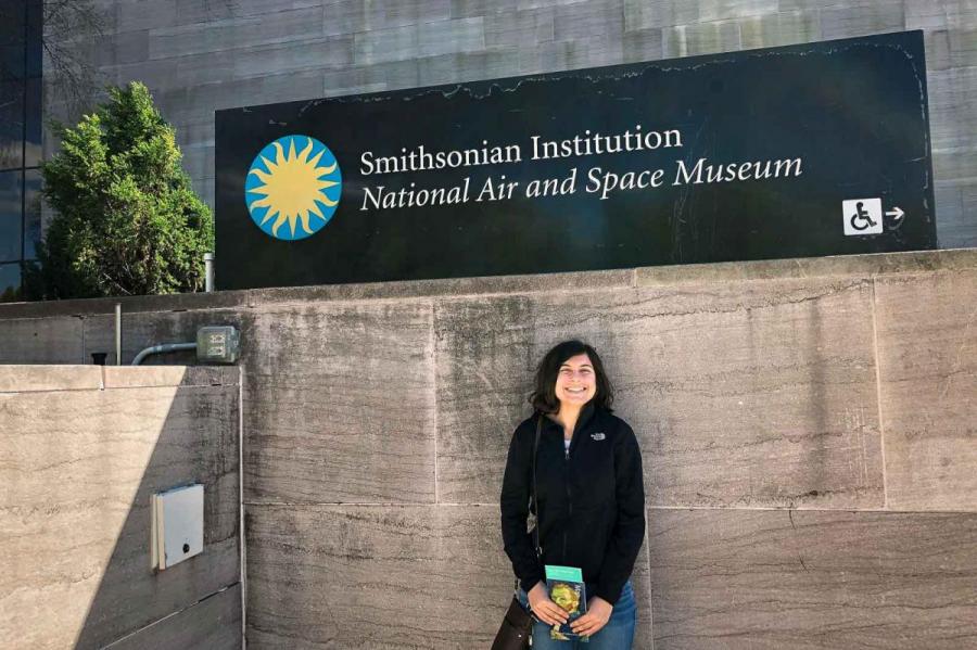 girl in front of Smithsonian