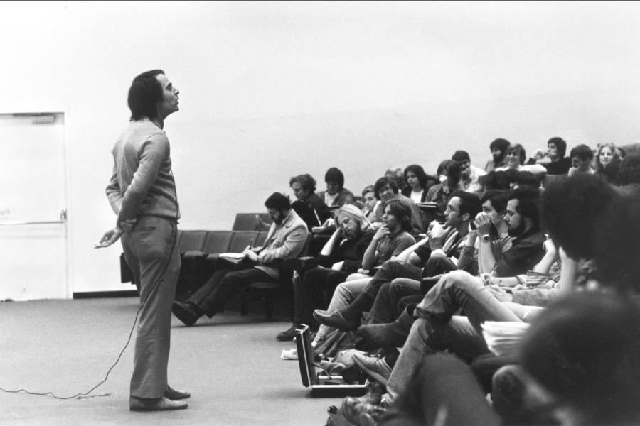 Carl Sagan lecturing in class