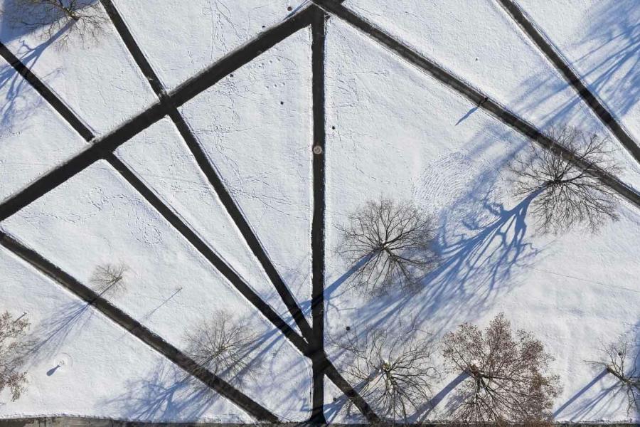 Quad paths in snow