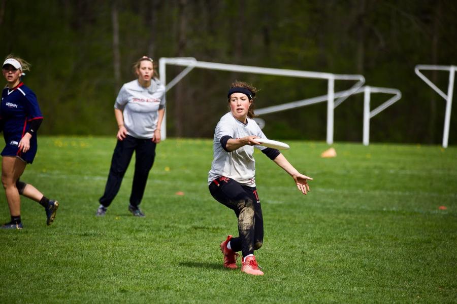 person throwing a frisbee