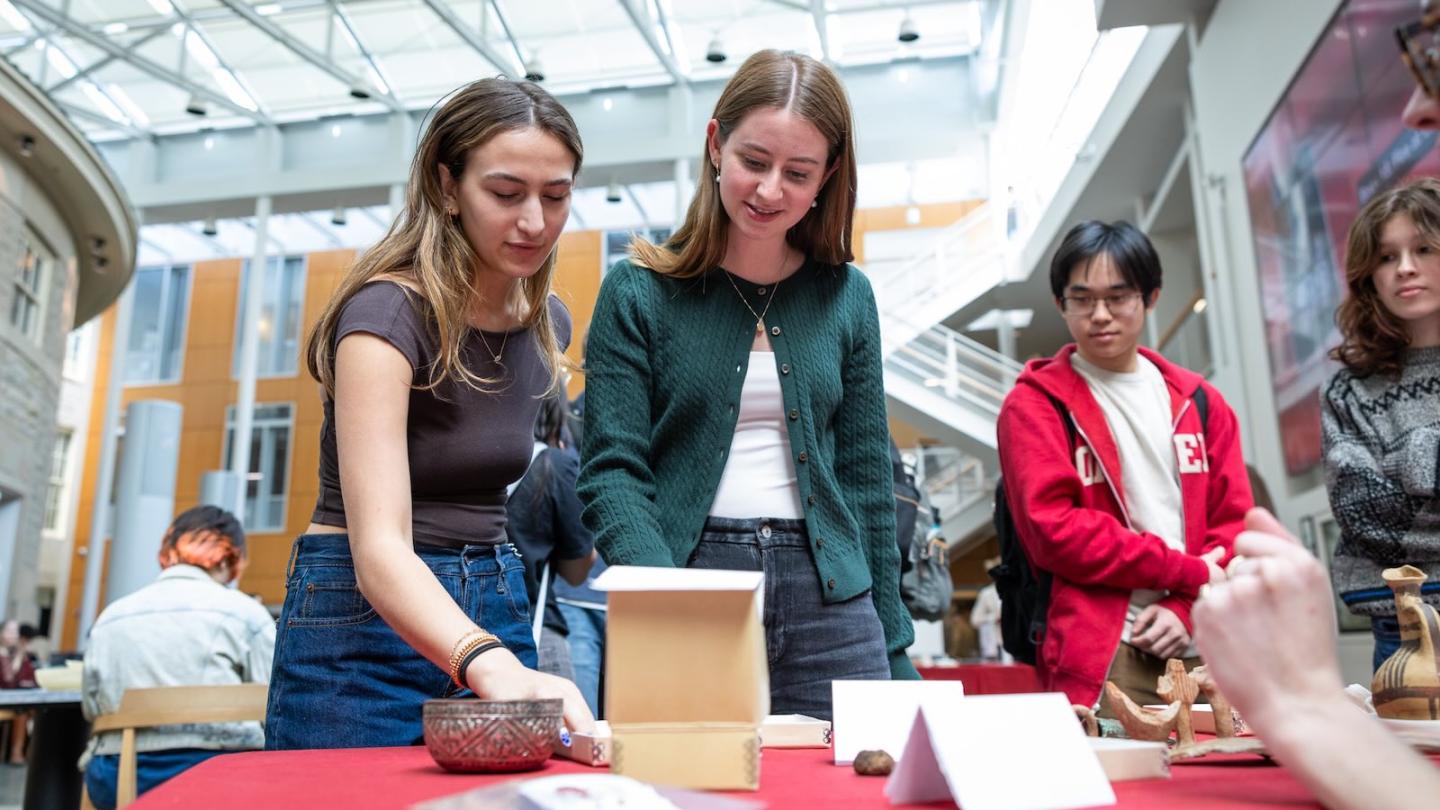 Students take visit an exhibition at the reading of the Iliad